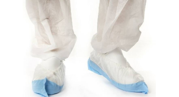 Schoenovertrek, non woven, 40x16.5cm, 60my, wit met blauwe anti-slip zool (400 stuks)