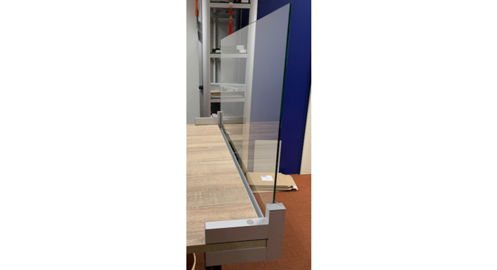 Kuchscherm Bureau klemsysteem profielrand 1600x182x688mm